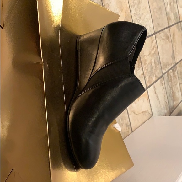 Vionic booties - Picture 2 of 2